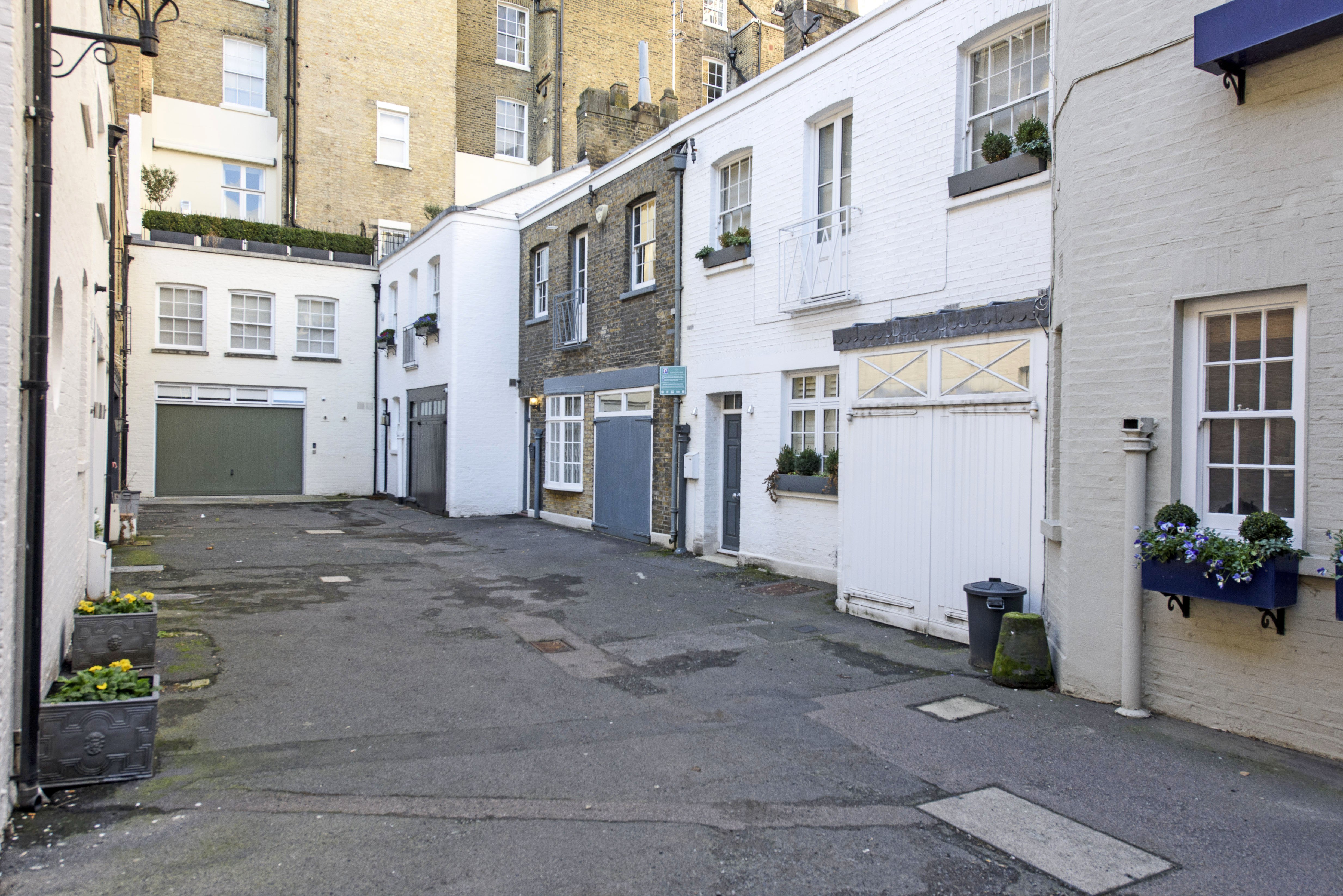 Property for sale in Eaton Terrace Mews Residential Sales Property